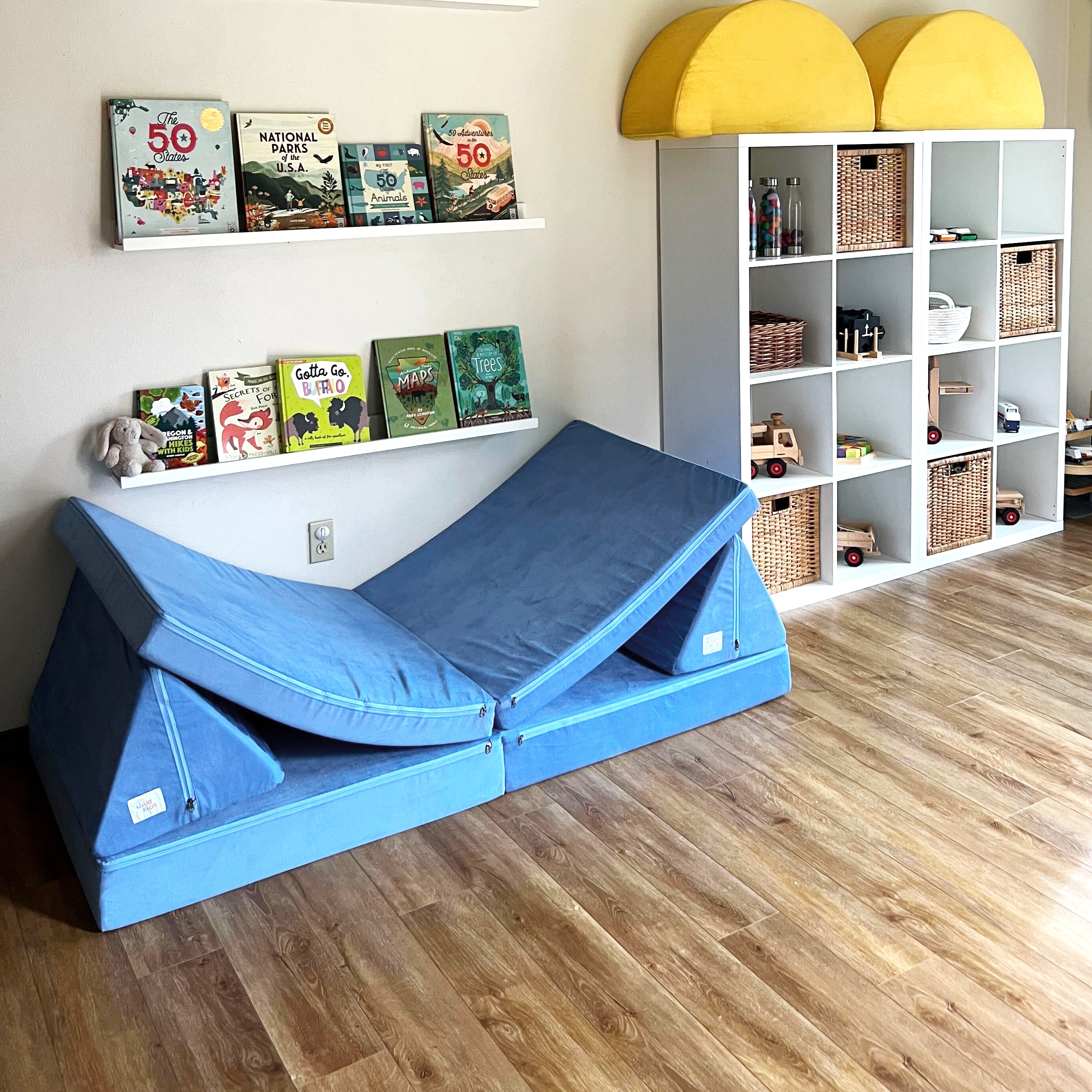 Snuggle Couch - Raindrop